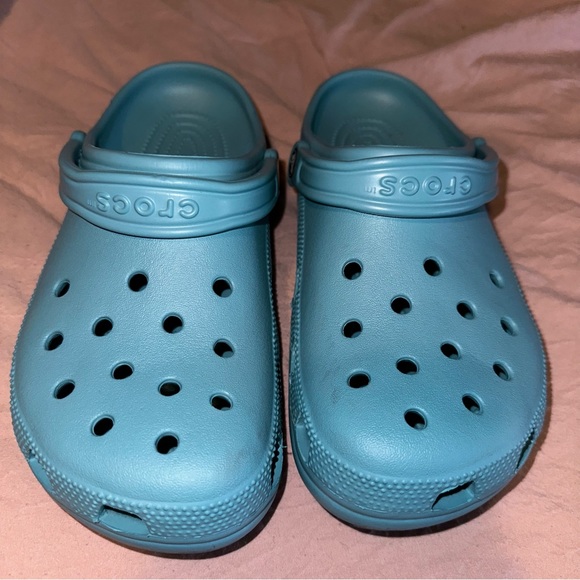 Crocs Classic Clogs in Color Arctic Size 9 - Picture 1 of 2